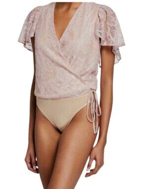 Women's S NWT ASTR Pink Floral Lace Flutter Sleeve V-Neck Wrap Bodysuit